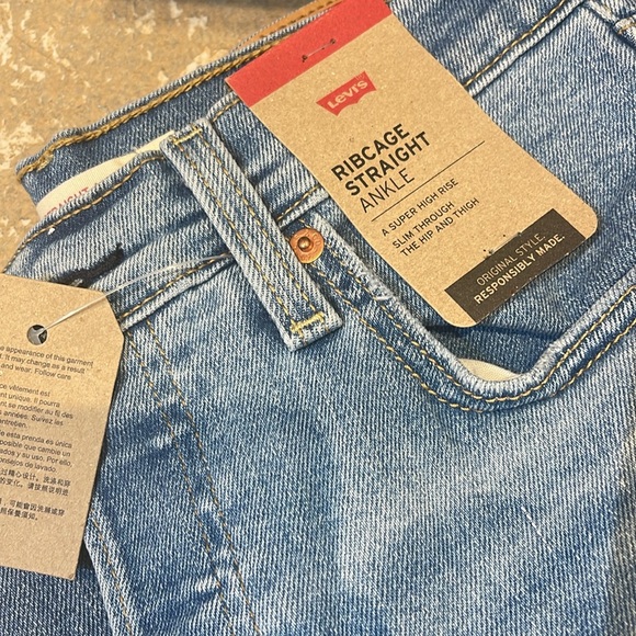 🆕 Levi’s Ribcage Straight Ankle - Picture 2 of 13